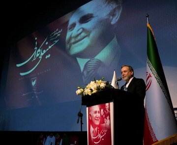 پخش ترانه لسآنجلسی در مراسمی با حضور عراقچی!