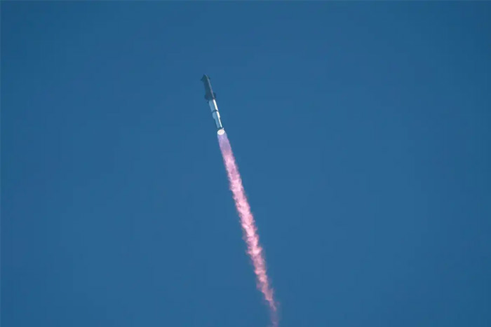 پرواز آزمایشی یازدهم استارشیپ؛ موفقیت جدید در مسیر آینده فضایی اسپیس‌ایکس