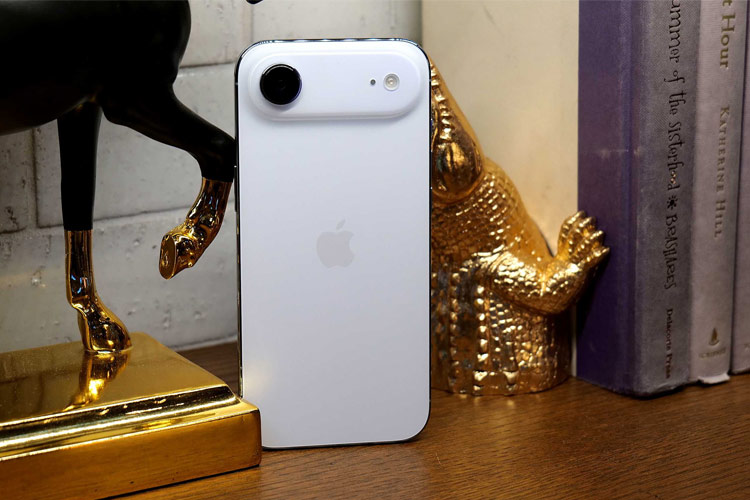 پس از مجوز eSIM به اپراتورها؛ آیفون ایر راهی بازار چین میشود