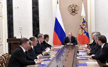 پوتین پس از تماس با ترامپ در نشست ویژه شورای امنیت ملی حضور یافت