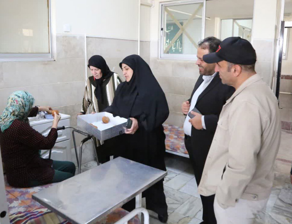 پیران تنها ،پدران جاودانه؛ روایت خانه ای که با عشق می چرخد