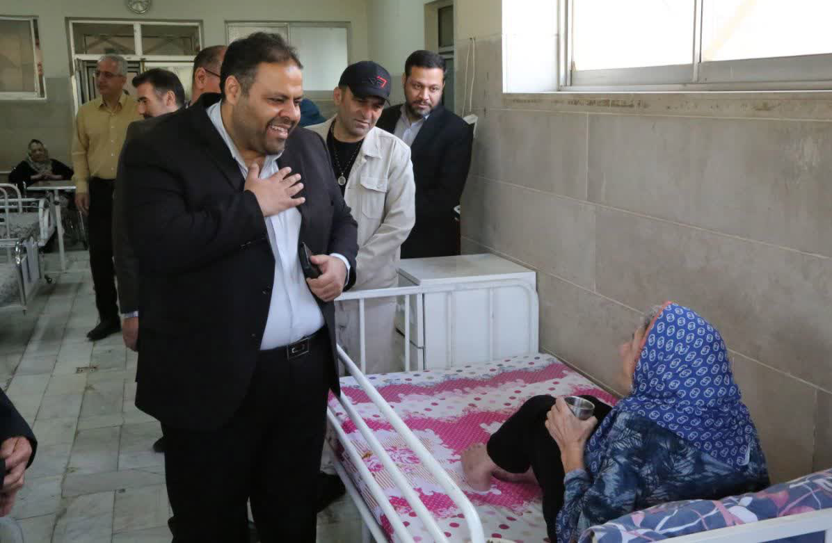 پیران تنها ،پدران جاودانه؛ روایت خانه ای که با عشق می چرخد