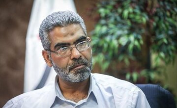 چرا قیمت دلار پرید، بورس ریخت؟/ صمصامی: منابع ارزی را به جای اینکه صرف توسعه کشور کنیم، زمینه گسترش سفتهبازی و تضعیف پایههای تولید کردیم