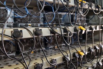 کشف ۲ هزار و ۶۶۳ دستگاه غیرمجاز استخراج رمز ارز در خوزستان در ۶ ماهه اول سال