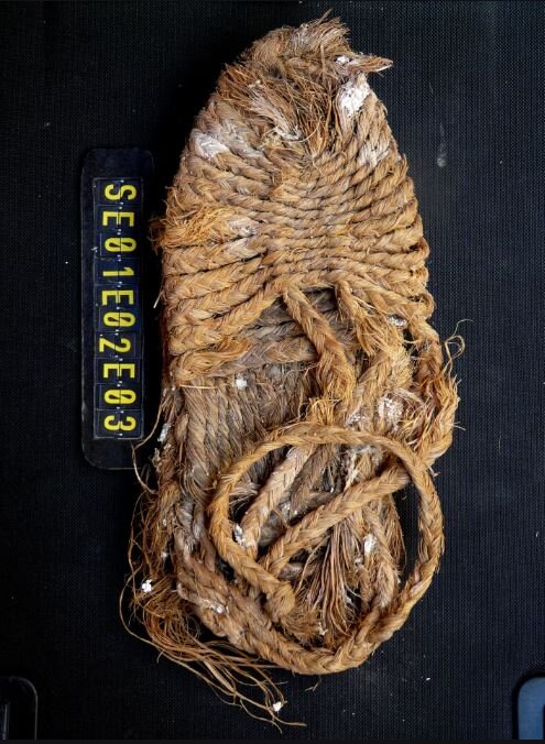 کفش ۶۵۰ ساله در لانه کرکس / کشفی بیسابقه