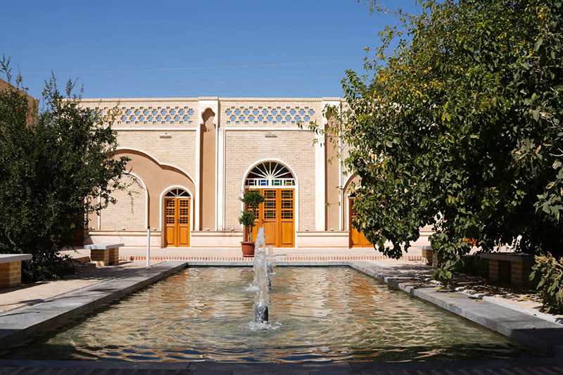 گردشگری؛ فرصتی برای ارتقای معرفت و تقویت هویت فرهنگی در استان سمنان