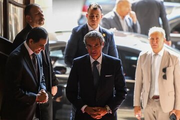 گروسی: پشت‌پرده، مذاکرات محرمانه با ایران داریم / ادعا می‌کنند که آژانس مسول جنگ ۱۲ روزه است؛ زحمت خواندن گزاش به خود بدهید که صراحتاً گفته‌ام…