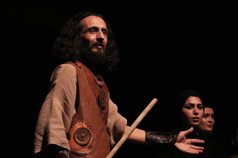 گزارش تصویری از تئاتر داستان‌های سرزمین مردمان خردمند در سمنان