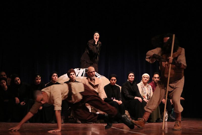 گزارش تصویری از تئاتر داستان‌های سرزمین مردمان خردمند در سمنان