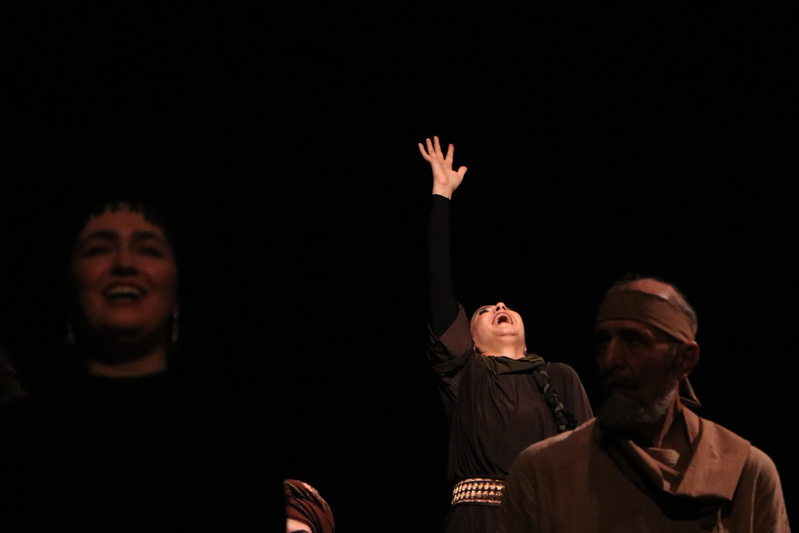 گزارش تصویری از تئاتر داستان‌های سرزمین مردمان خردمند در سمنان