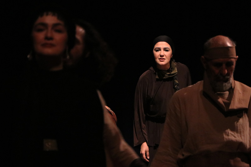 گزارش تصویری از تئاتر داستان‌های سرزمین مردمان خردمند در سمنان