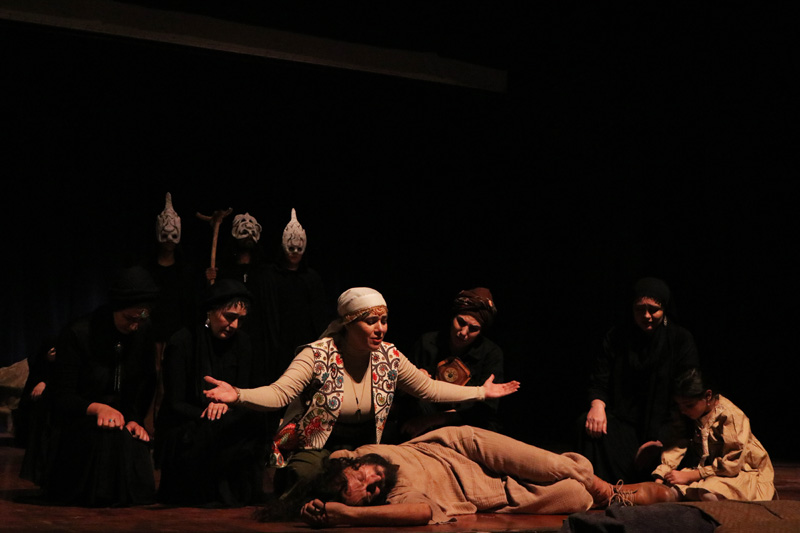 گزارش تصویری از تئاتر داستان‌های سرزمین مردمان خردمند در سمنان