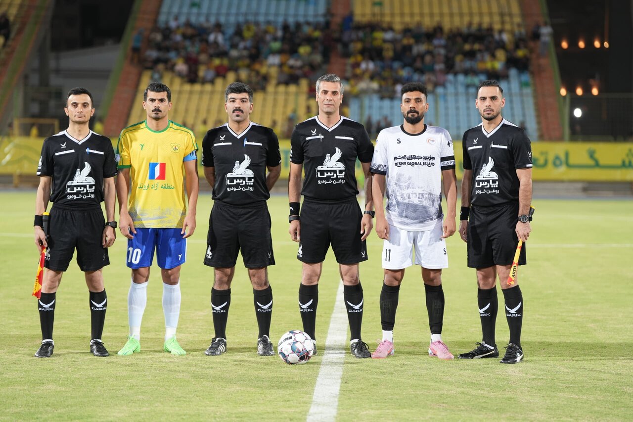 گزارش تصویری | بازی دو تیم فوتبال صنعت نفت آبادان و شناورسازی قشم