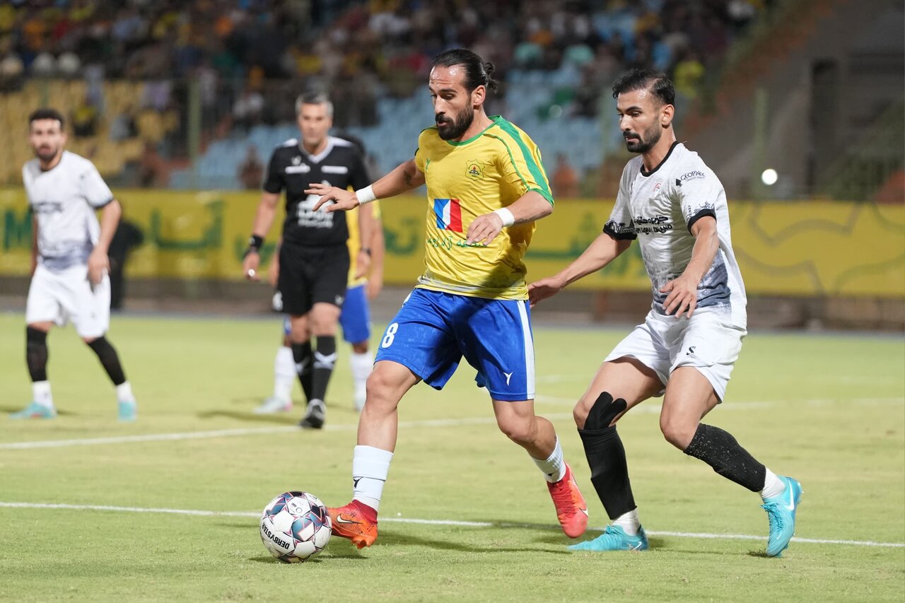 گزارش تصویری | بازی دو تیم فوتبال صنعت نفت آبادان و شناورسازی قشم