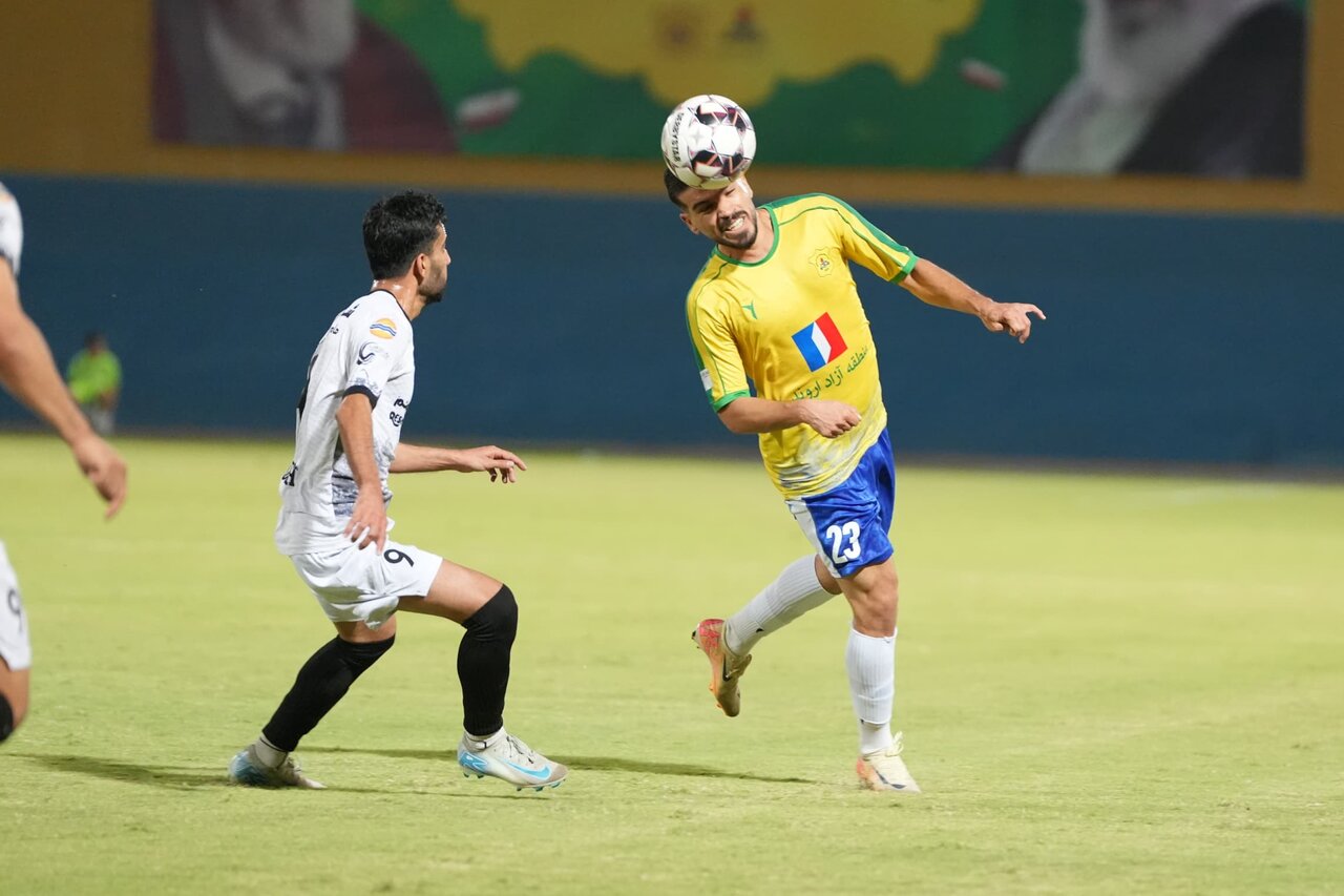 گزارش تصویری | بازی دو تیم فوتبال صنعت نفت آبادان و شناورسازی قشم