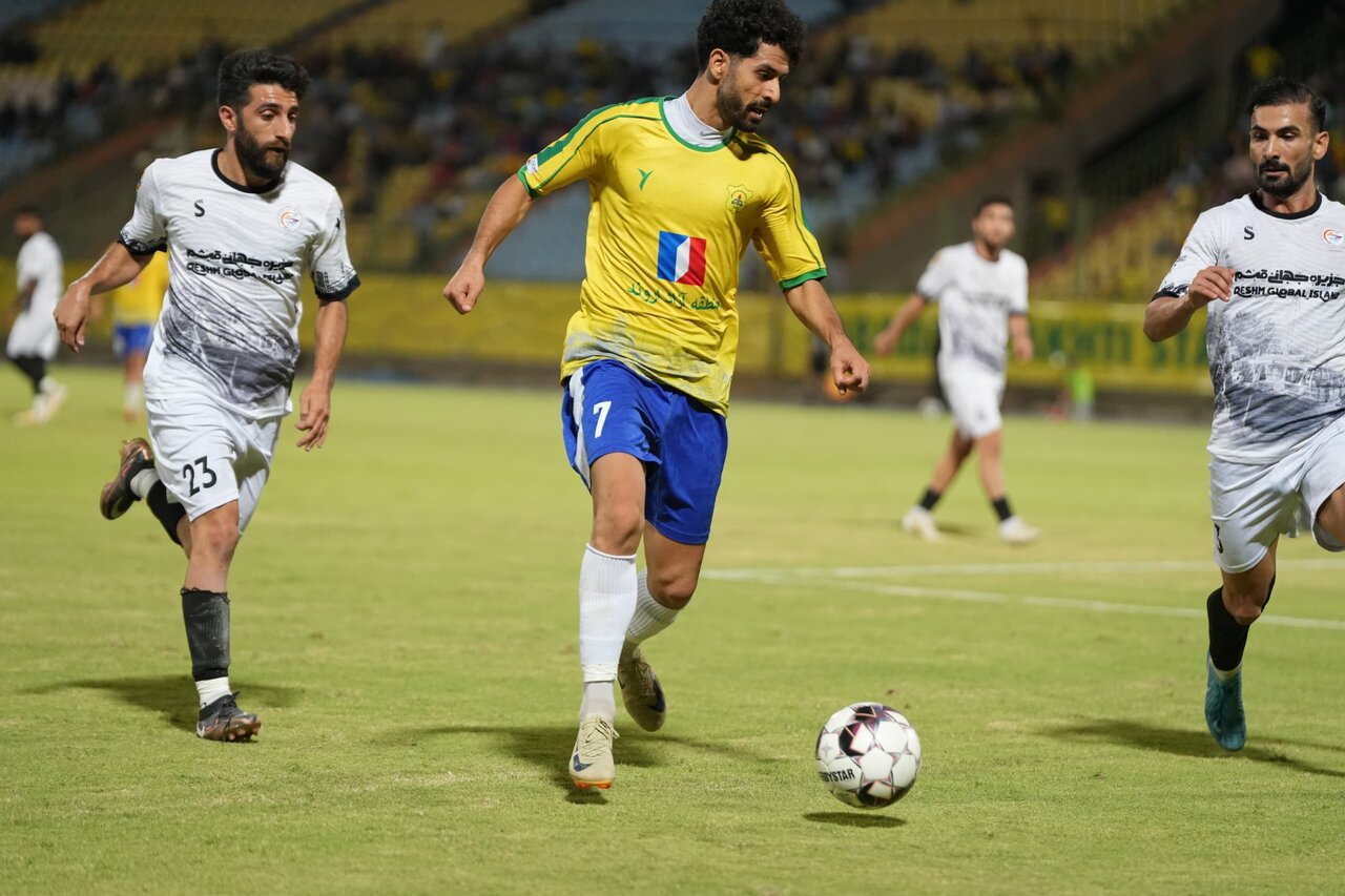 گزارش تصویری | بازی دو تیم فوتبال صنعت نفت آبادان و شناورسازی قشم