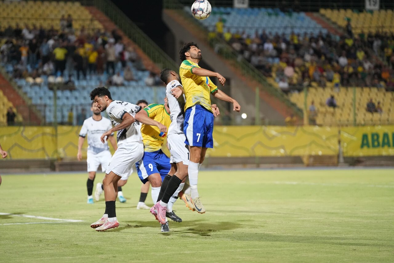 گزارش تصویری | بازی دو تیم فوتبال صنعت نفت آبادان و شناورسازی قشم