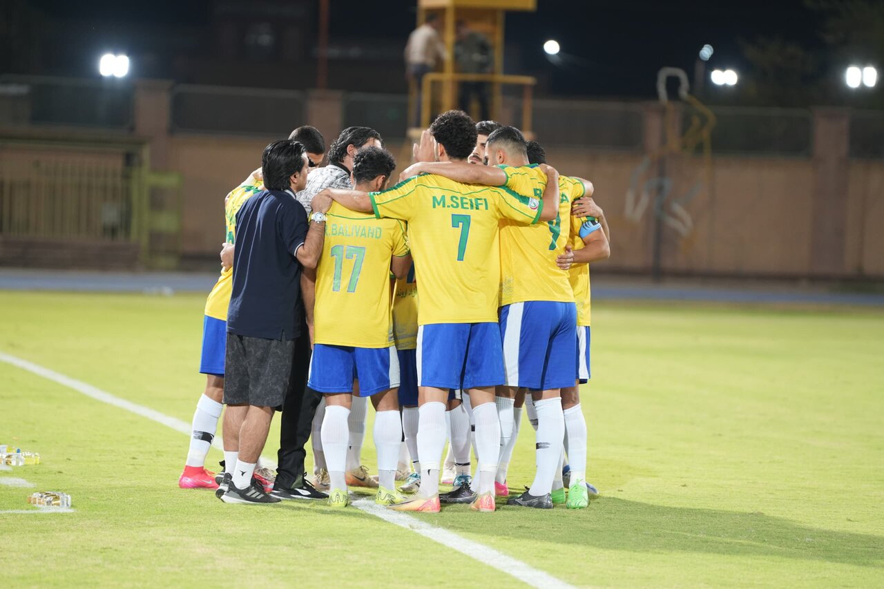 گزارش تصویری | بازی دو تیم فوتبال صنعت نفت آبادان و شناورسازی قشم