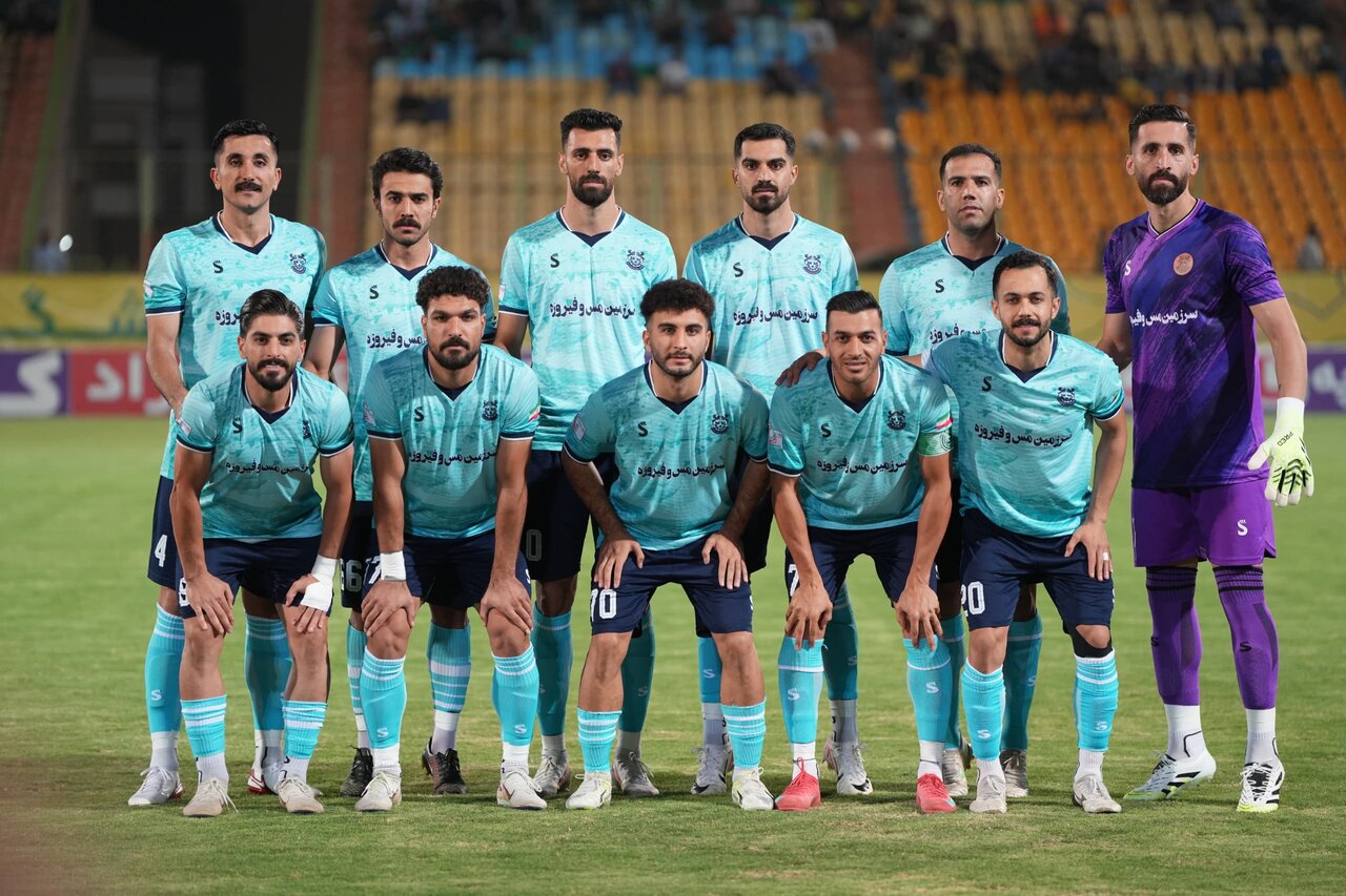 گزارش تصویری | بازی دو تیم فوتبال صنعت نفت آبادان و مس شهر بابک