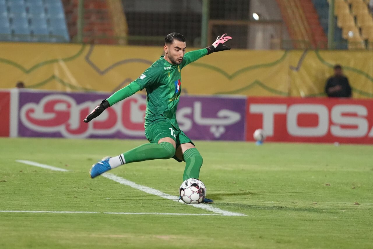 گزارش تصویری | بازی دو تیم فوتبال صنعت نفت آبادان و مس شهر بابک