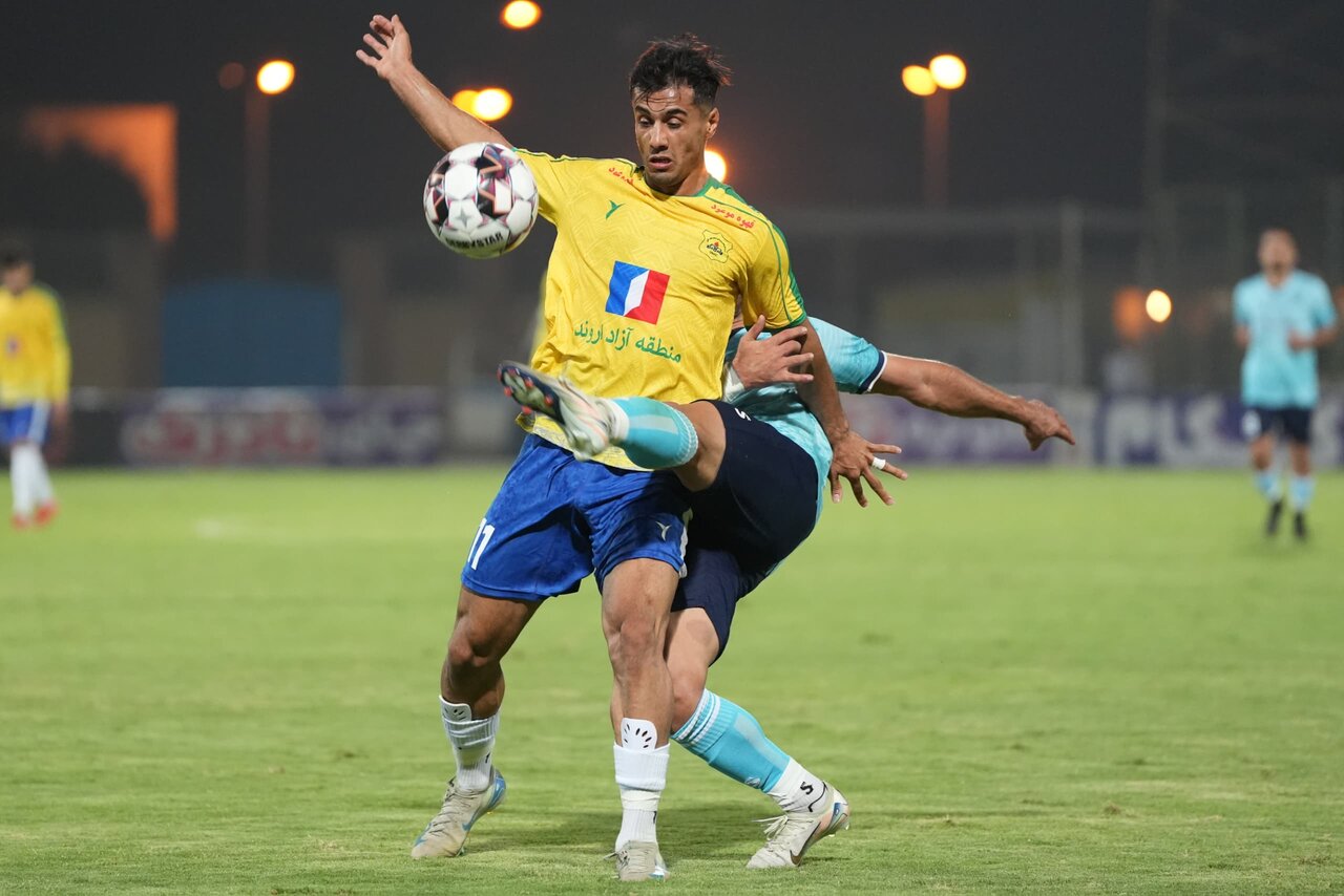 گزارش تصویری | بازی دو تیم فوتبال صنعت نفت آبادان و مس شهر بابک