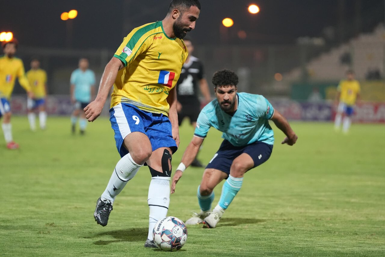 گزارش تصویری | بازی دو تیم فوتبال صنعت نفت آبادان و مس شهر بابک