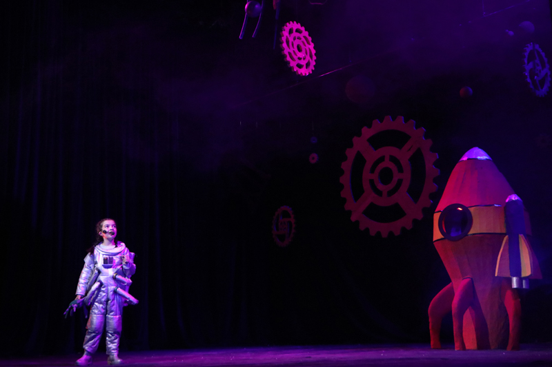 گزارش تصویری نمایش «سفر به سیاره‌ی شگفت‌انگیز»