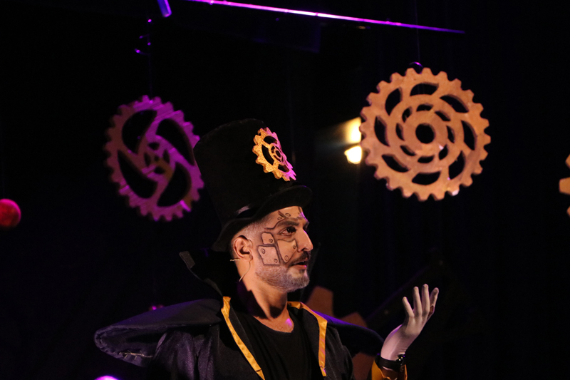 گزارش تصویری نمایش «سفر به سیاره‌ی شگفت‌انگیز»