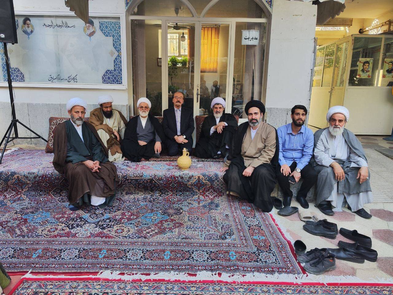 گشتی در گذر تاریخی قم