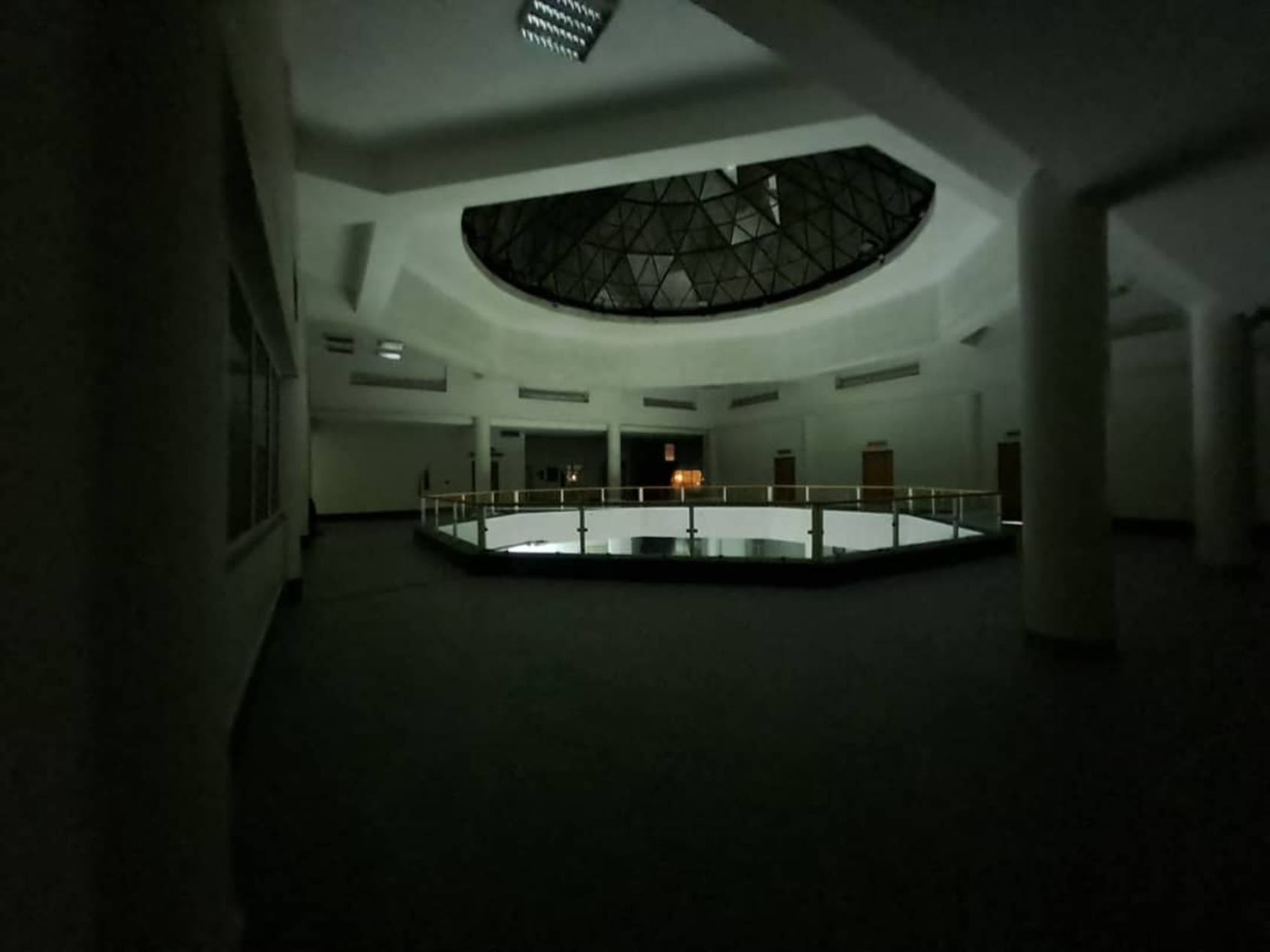 گلایه اهالی فرهنگ از تعطیلی کتابخانه مرکزی خوزستان/ لزوم بازگشایی کتابخانه