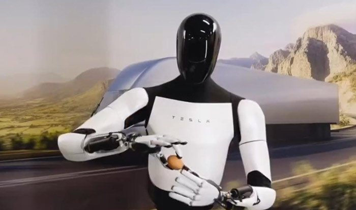 آینده تسلا در دستان ربات‌های انسان‌نما؛ چرا ایلان ماسک به رباتیک روی آورده است؟