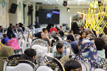 آیین تکریم ۴۰۰ خانواده نیازمند در سمنان با بسته‌های حمایتی و آزادی زندانیان