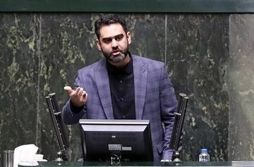 ادعای ثابتی درباره رئیس سازمان محیط زیست؛ شینا انصاری برای سفر کاری به برزیل درخواست ۵۰ میلیارد تومان کرده بود/ مگر می‌خواهید برزیل را بخرید؟