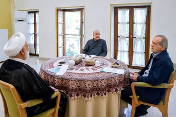 ادعای عجیب نماینده مجلس؛یکسان‌سازی نرخ دلار در قیمت ۱۰۰ هزار تومان به تصویب سران قوا رسید! + تصویر