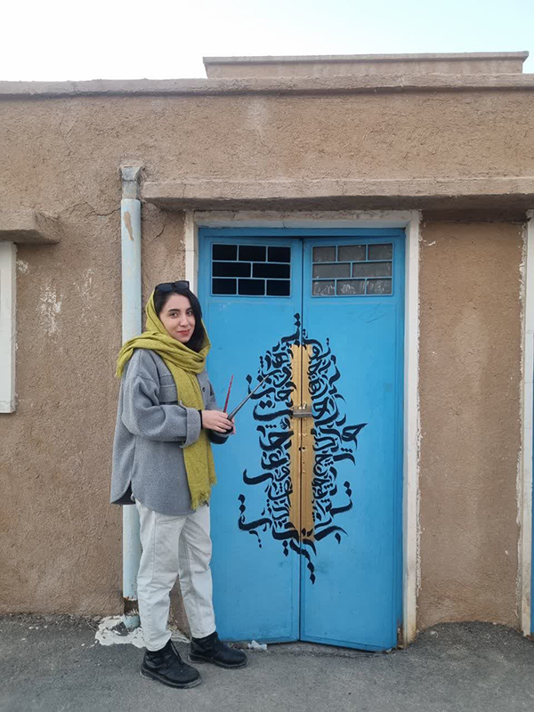 «ارت‌در» در دل کویر سمنان؛ وقتی درهای بیابانک به قاب‌های نقاشی بدل شدند