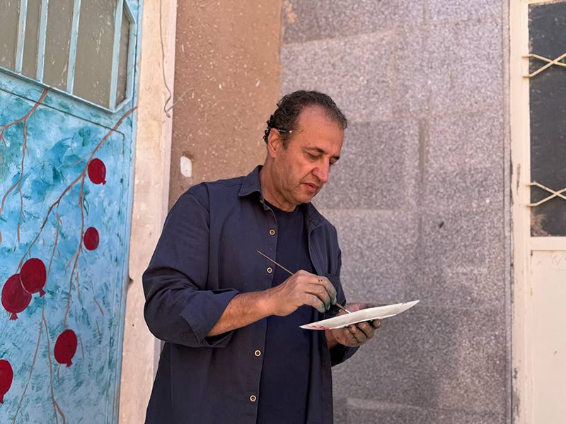 «ارت‌در» در دل کویر سمنان؛ وقتی درهای بیابانک به قاب‌های نقاشی بدل شدند