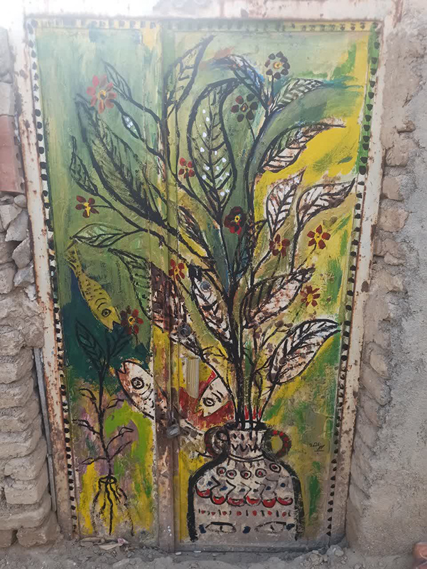 «ارت‌در» در دل کویر سمنان؛ وقتی درهای بیابانک به قاب‌های نقاشی بدل شدند