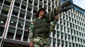 ارتش آمریکا در حالت آمادهباش برای فرمان آغاز حمله نظامی؛ ترامپ در حال بررسی گزینهها