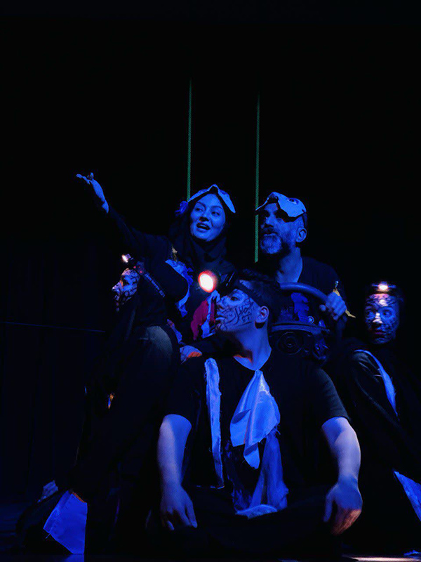 از بازبینی ۱۶ اثر تا ۱۰ نمایشی که سالن‌ها را لبریز کرد، صحنه‌های روشن، شهر بیدار/ برگزیدگان سی و ششمین جشنواره تئاتر استان سمنان