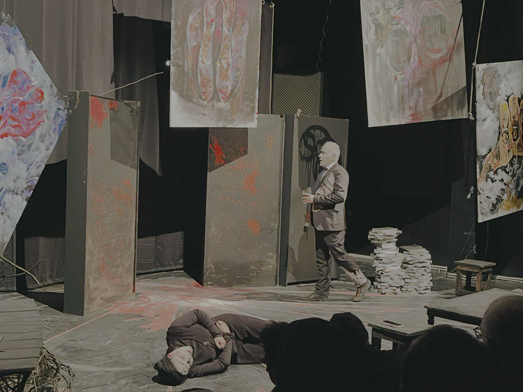 از بازبینی ۱۶ اثر تا ۱۰ نمایشی که سالن‌ها را لبریز کرد، صحنه‌های روشن، شهر بیدار/ برگزیدگان سی و ششمین جشنواره تئاتر استان سمنان