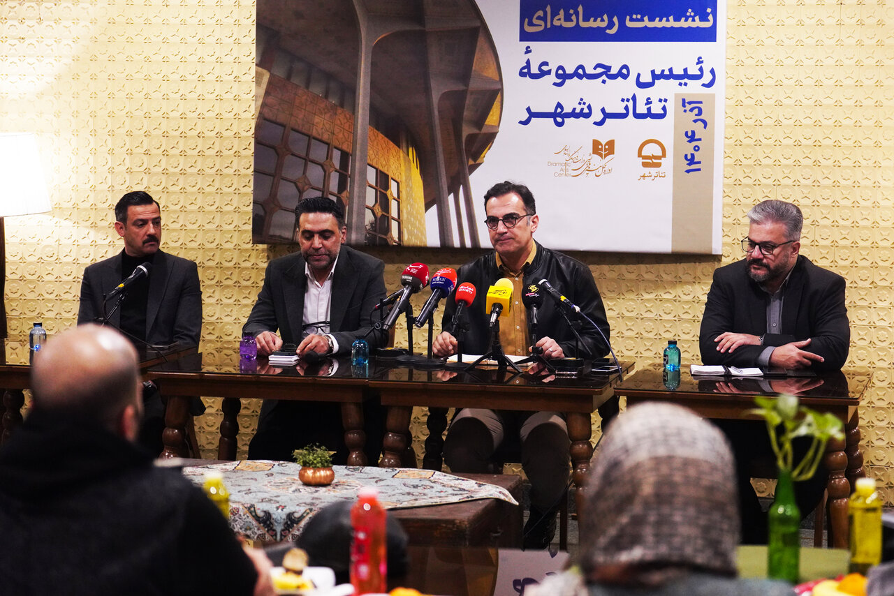 اگر خورشید نیستیم دست کم کِرم شب‌تاب باشیم/ این‌جا فقط جای حرفه‌ای‌هاست/ کوروش سلیمانی: همان‌قدر که نگران همسر و فرزندم هستم، نگران تئاتر شهر هم هستم