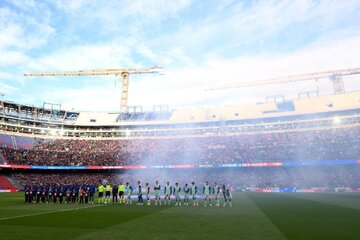 بازگشت بارسلونا به خانه قدیمی؛ اشک‌ها، نگرانی‌ها و در نهایت امید پس از ۹۰۹ روز دوری