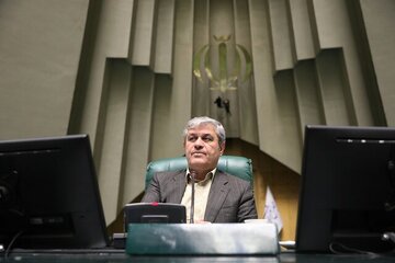 تاجگردون: اجرای برنامه هفتم‌ در شرایطی متفاوت آغاز شد/ اقتصاد ایران درگیر رکودی ساختاری است/ متن گزارش مجلس درباره اجرای قانون برنامه هفتم توسط دولت