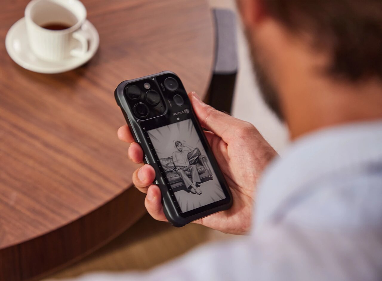 تبدیل گوشی به یک مرکز بهره‌وری مجهز به E Ink و هوش مصنوعی، تنها با یک قاب!