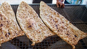 تذکر ۶۱ نماینده مجلس درباره افزایش قیمت نان