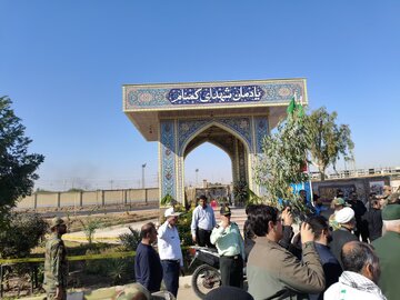 تشییع پیکر هشت شهید گمنام دفاع مقدس در اهواز