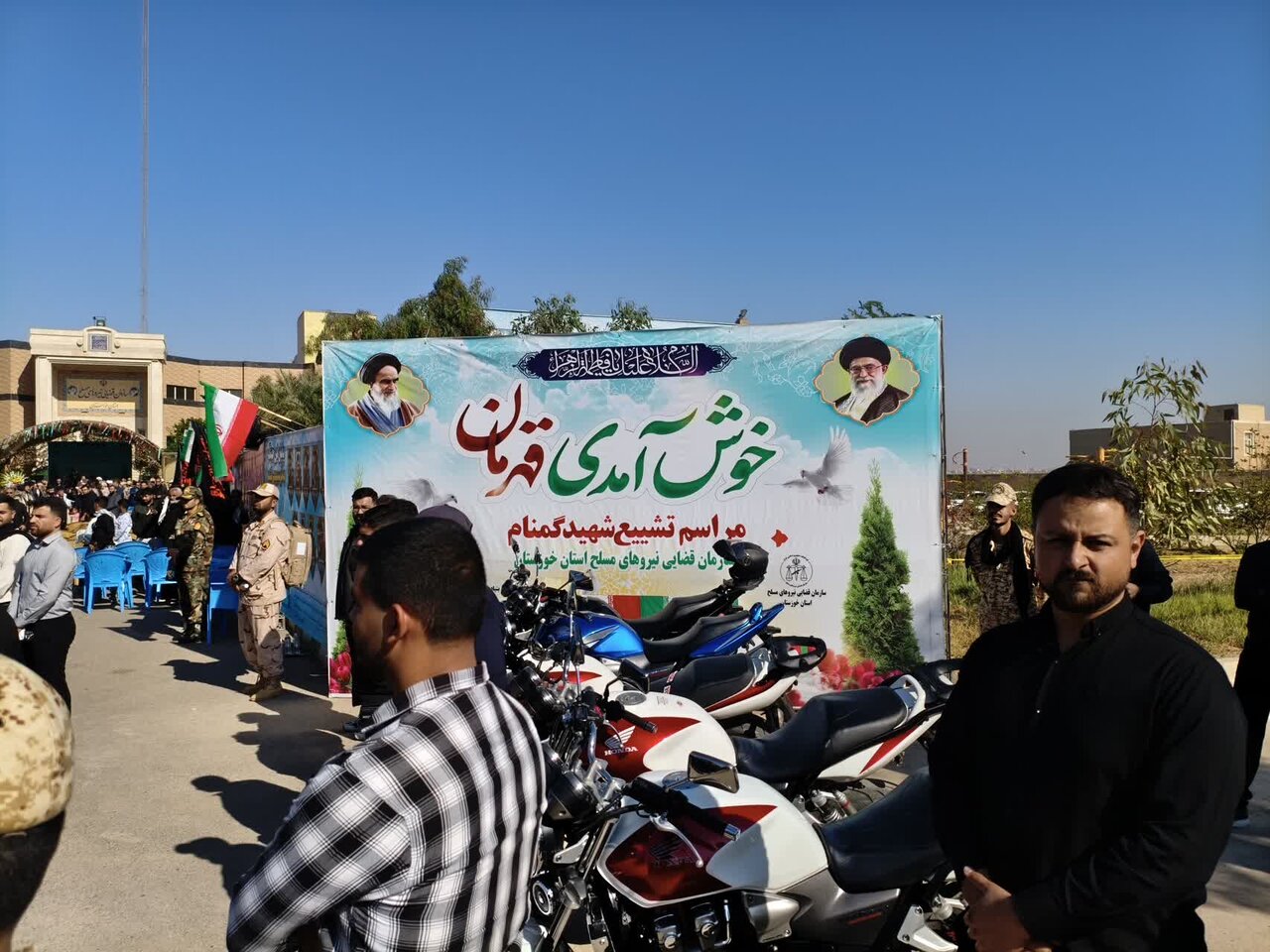 تشییع پیکر هشت شهید گمنام دفاع مقدس در اهواز