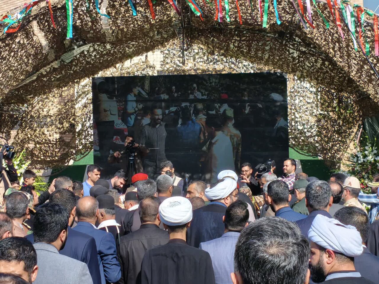 تشییع پیکر هشت شهید گمنام دفاع مقدس در اهواز