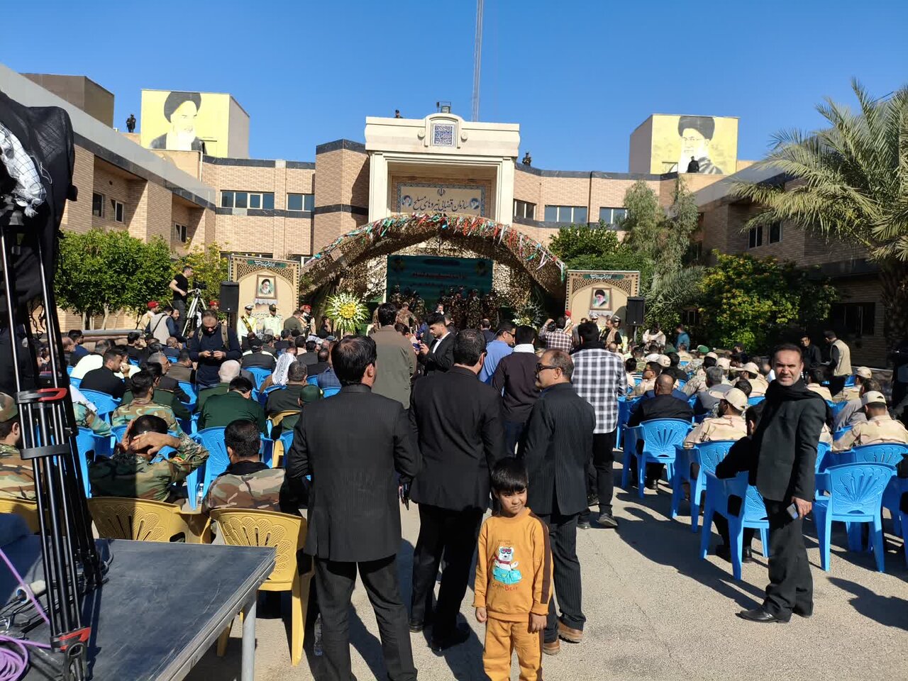 تشییع پیکر هشت شهید گمنام دفاع مقدس در اهواز