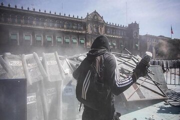 تظاهرات مردم مکزیک علیه سیاست‌های امنیتی دولت